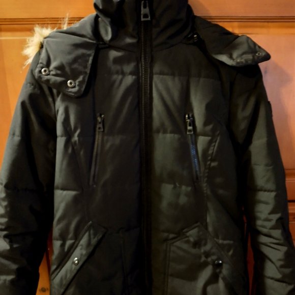 Guess Puffer Jacket / Size M / Black - Picture 2 of 7